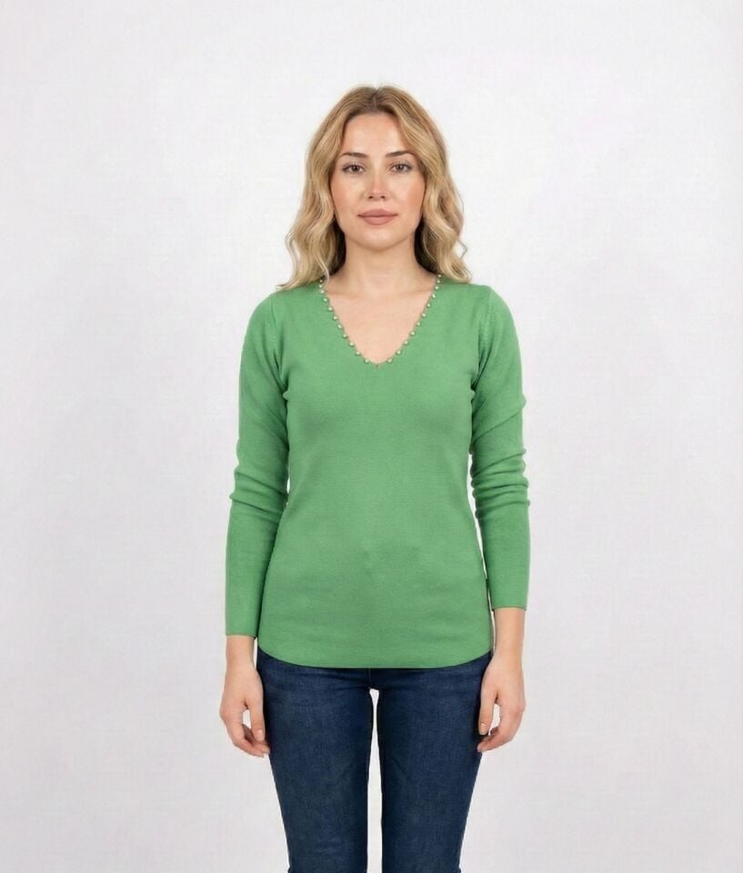 Kadın Yakası Taşlı Merdiven Yaka Triko Kazak